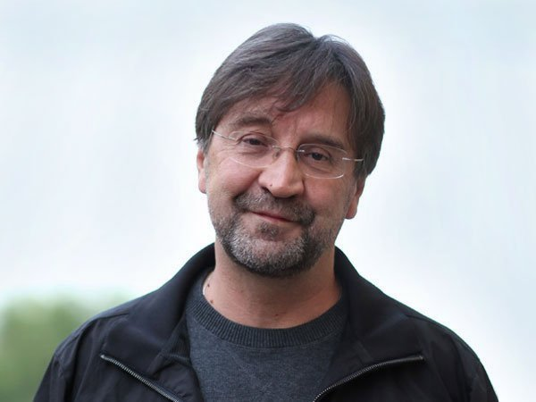 Юрий Юлианович Шевчук — советский и российский рок-музыкант, автор песен, поэт. Основатель, лидер и бессменный участник группы ДДТ. Изображение взято из открытых источников
