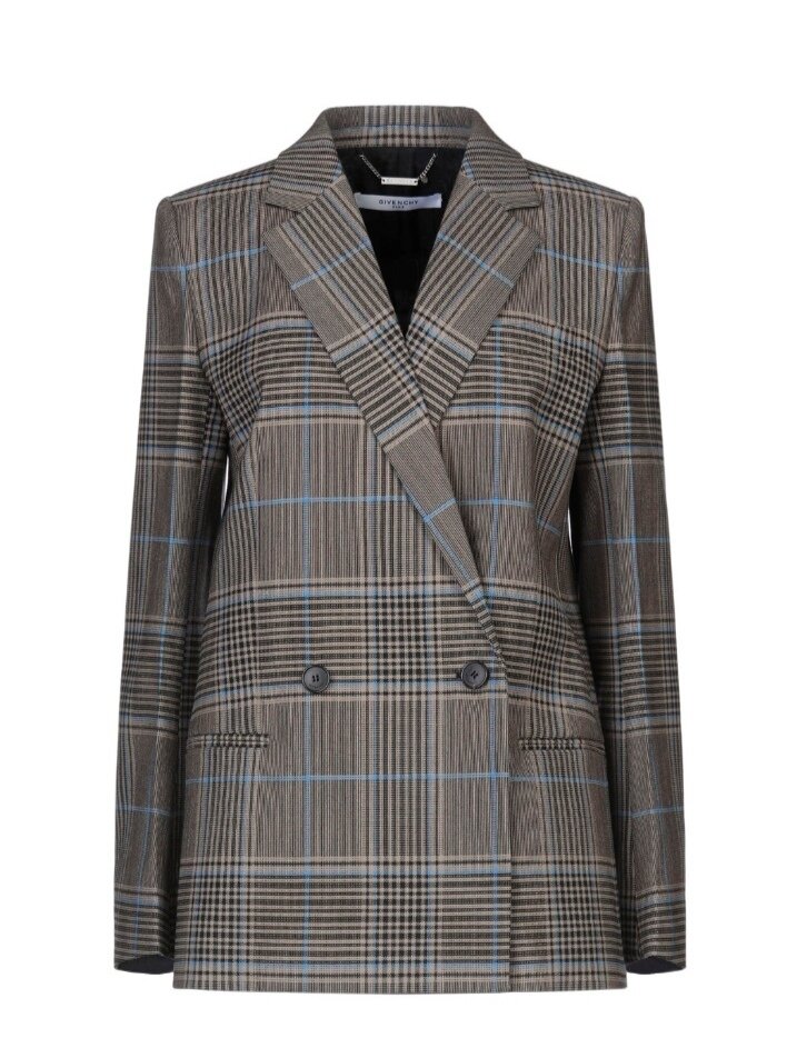 Givenchy, 123 310 рублей, yoox.com