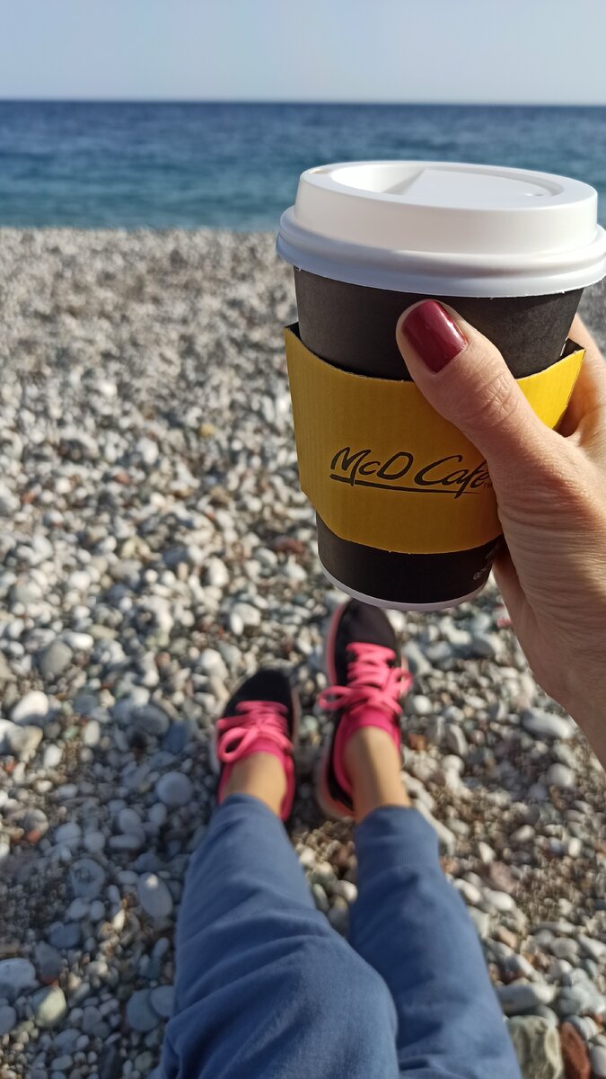 Средиземное море, кофе и я.... Фото автора