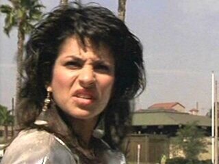 Люсия Нафф в фильме «Смертельное оружие»