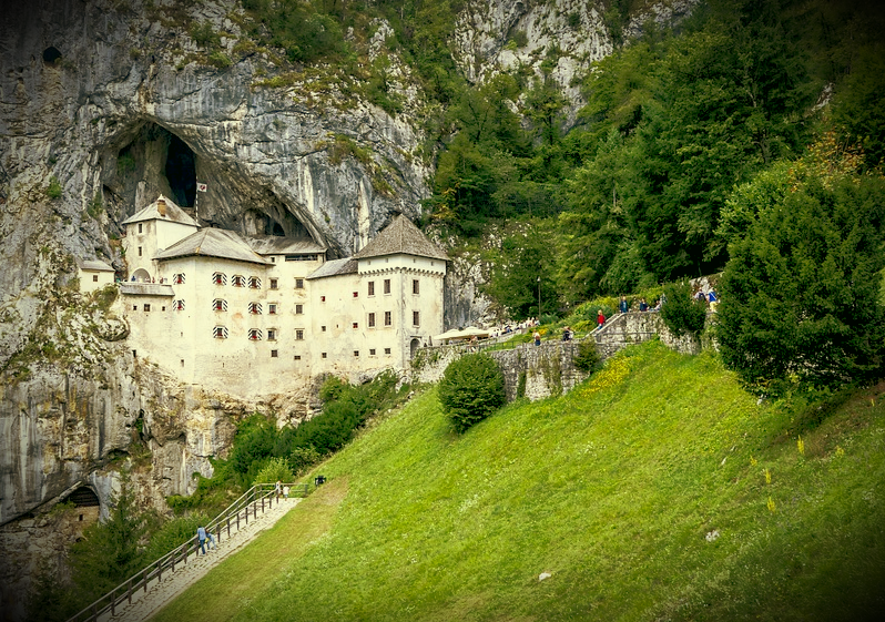 Предъямский замок (Словения)
