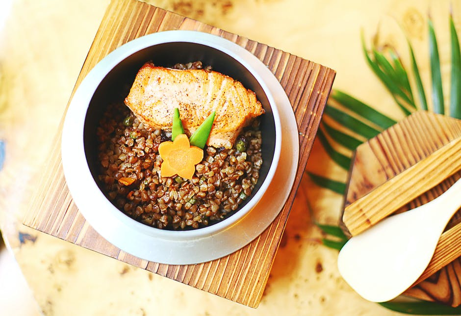 Фото https://www.pexels.com/photo/brown-and-black-food-in-white-ceramic-bowl-3662129/