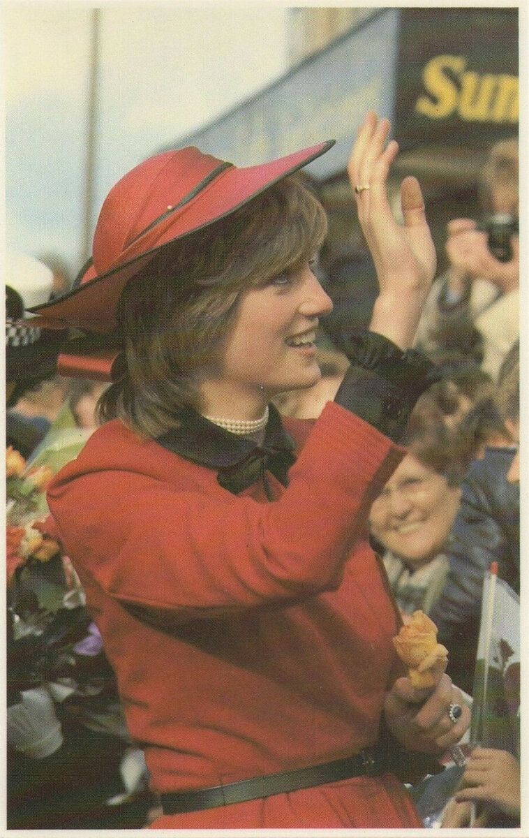 1981. A Greeting In Caernarvon, 27 - Charles & Diana Royal Wedding - postcard