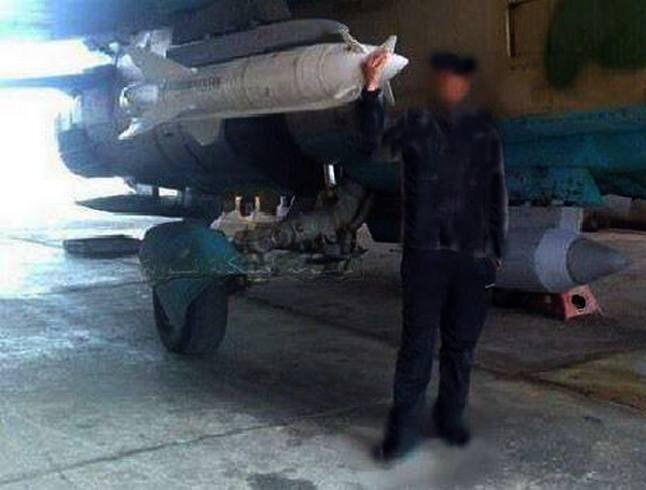 На подвеске Х-23 - управляемая ракета по наземным целям. Фото из свободных источников.