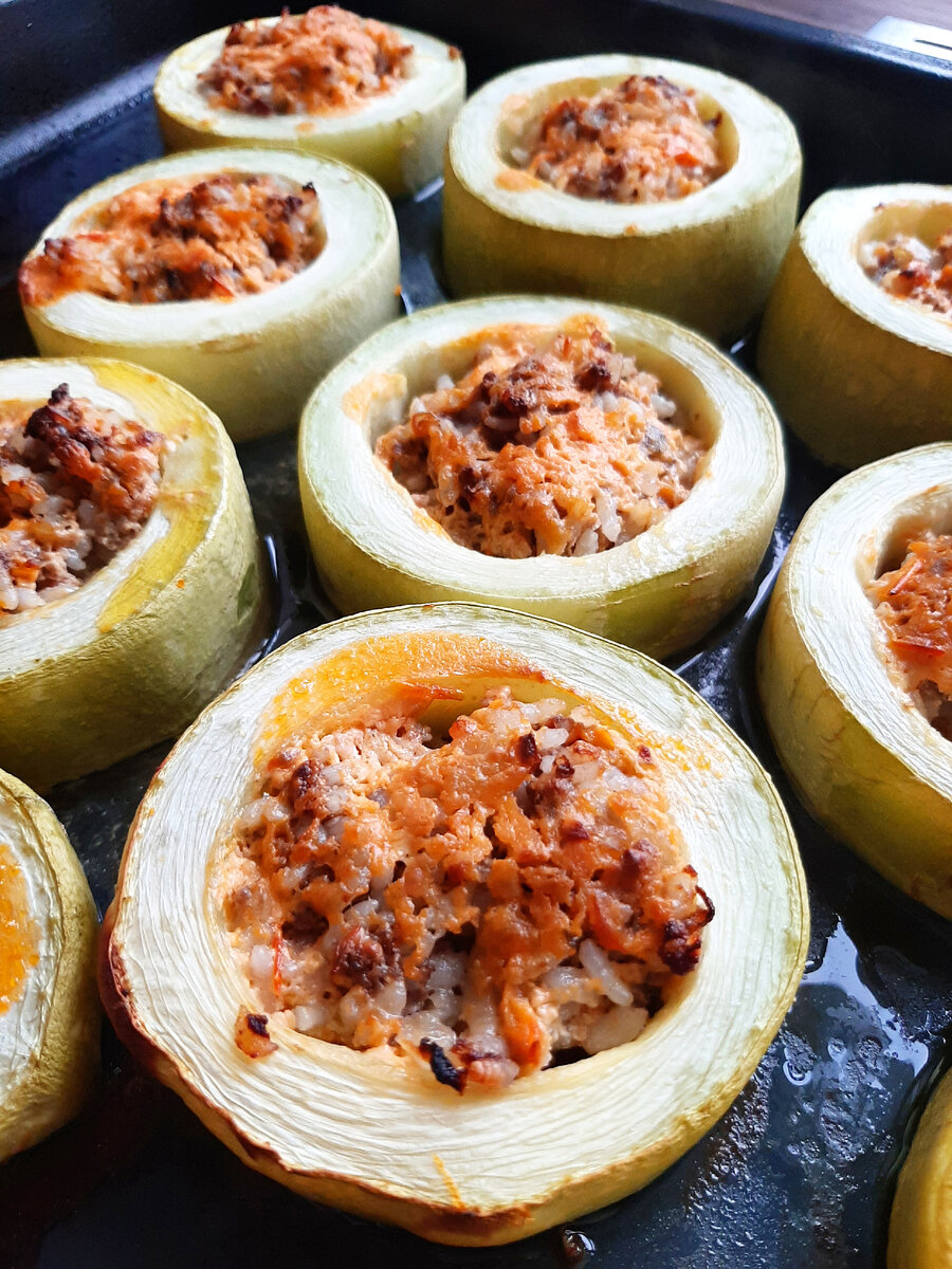 Фаршированные большие кабачки