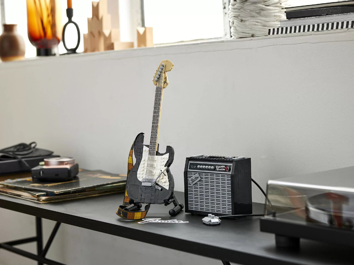 «Fender® Stratocaster™» (арт.21329)