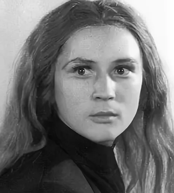 Галина Дёмина в юности 