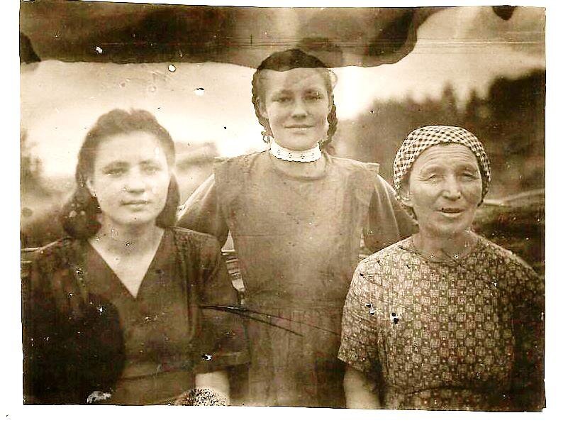 Этому фото более 70 лет.