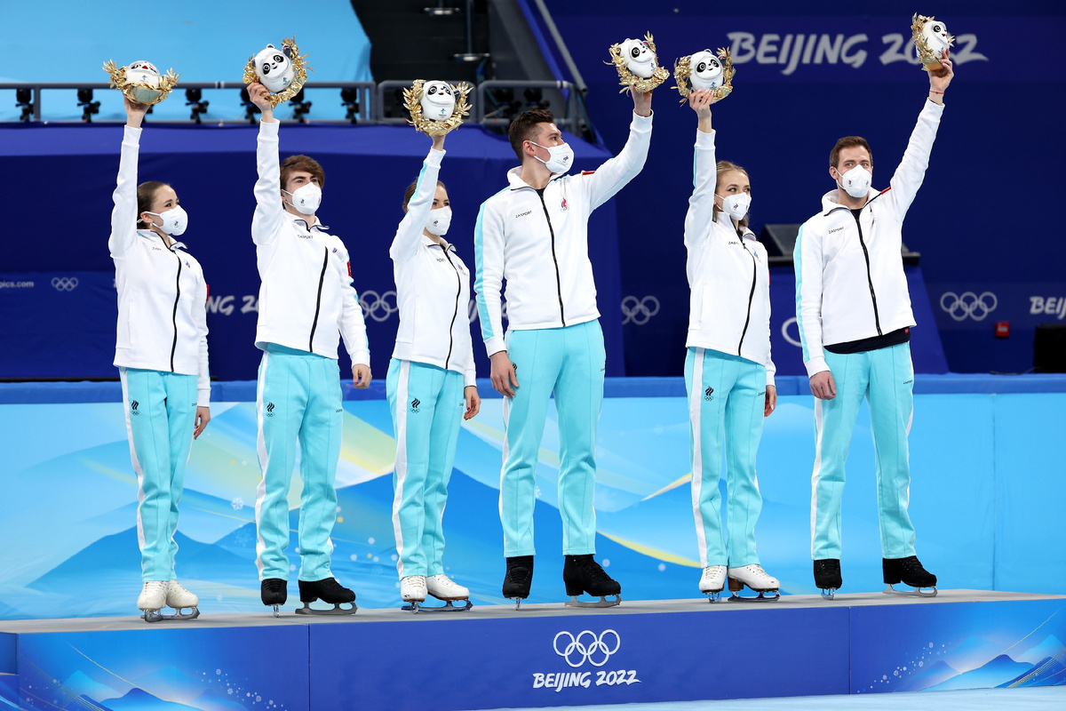 Сборная ROC на церемонии награждения