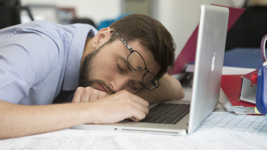 Солдат спит - служба идёт... в смысле, денежки капают! Остальное - не важно. 