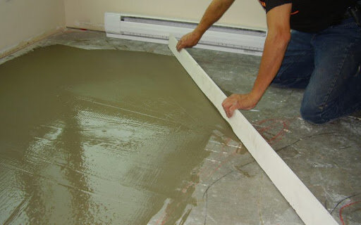 Как сделать стяжку под ламинат?