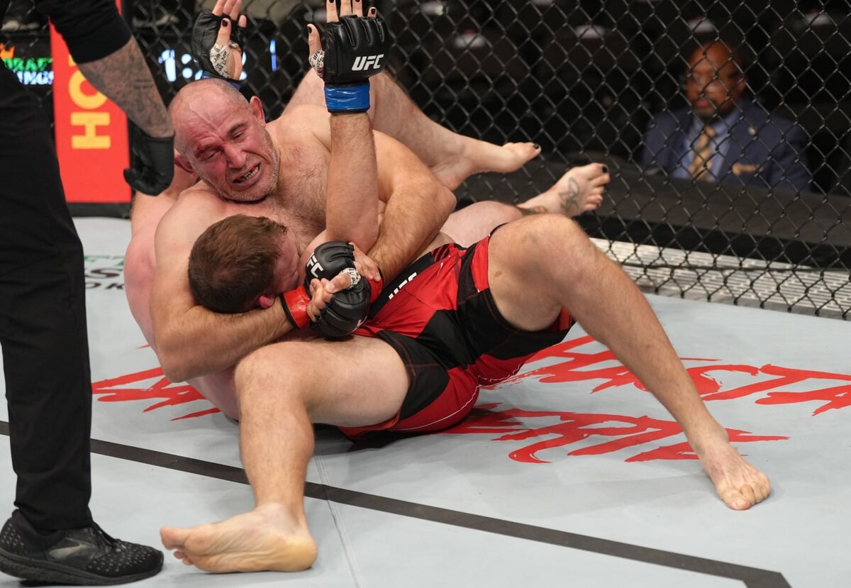 UFC 273 кард