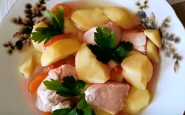 Суп картофельный с курицей, сыром и кукурузной крупой в мультиварке