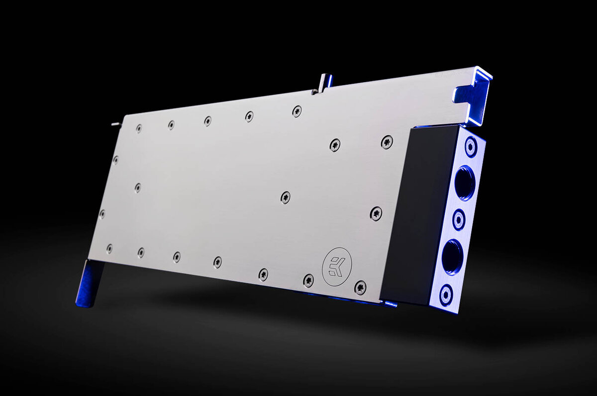 A100 с нестандартным жидкостным охлаждением, Источник: VideoCardz