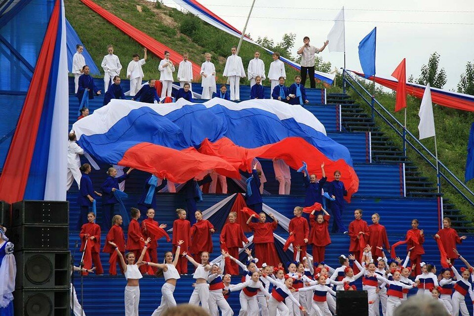     День России на Алтае будут отмечать пять дней Олег УКЛАДОВ