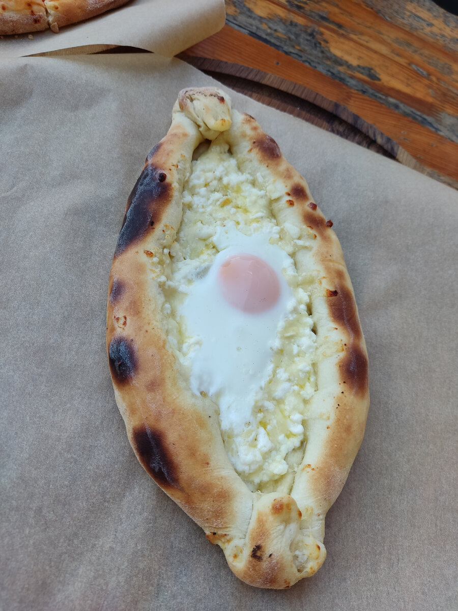 Хачапури по-аджарски