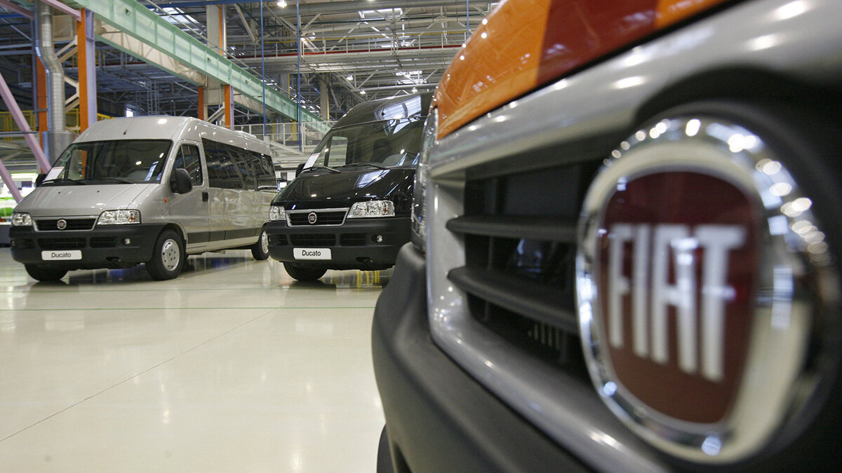    Завод по производству автомобилей Fiat Ducato© РИА Новости . Максим Богодвид