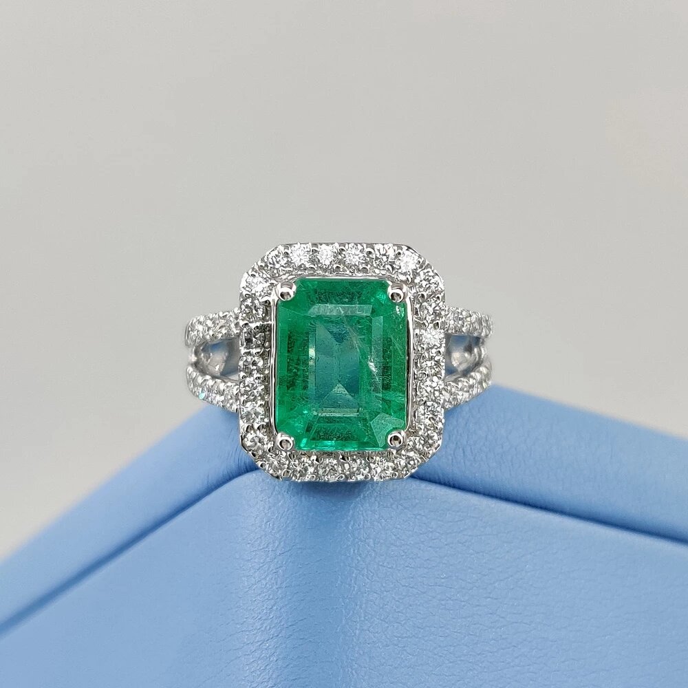 Кольцо с изумрудом 2.780ct