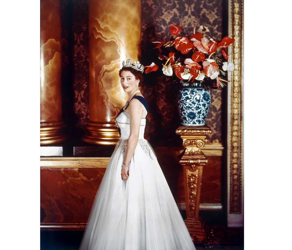 Елизавета II, Сесил Битон, 1955. (с) V&A IMAGES
