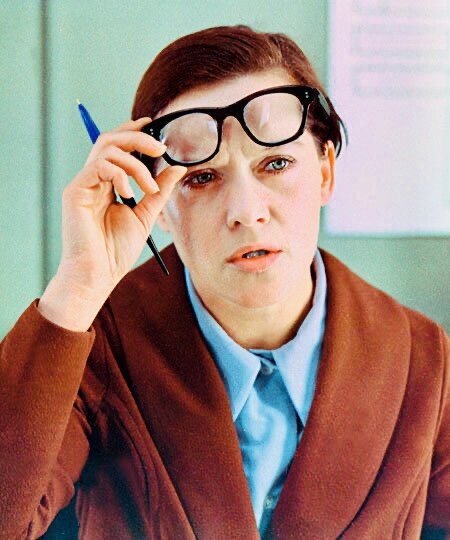 Алиса Фрейндлих в роли Людмилы Прокофьевны Калугиной («Служебный роман»)