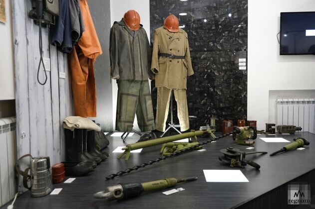    Снаряжение шахтеров Василий Иванов © ИА REGNUM