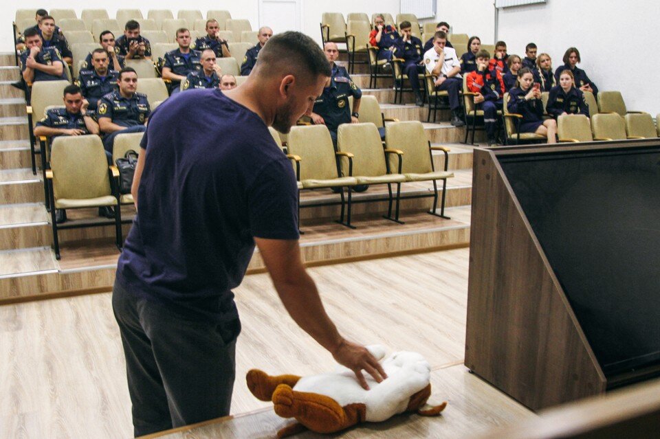     Лекцию подготовили для пожарных Севастополя. Фото: пресс-служба ГУ МЧС России по городу Севастополю