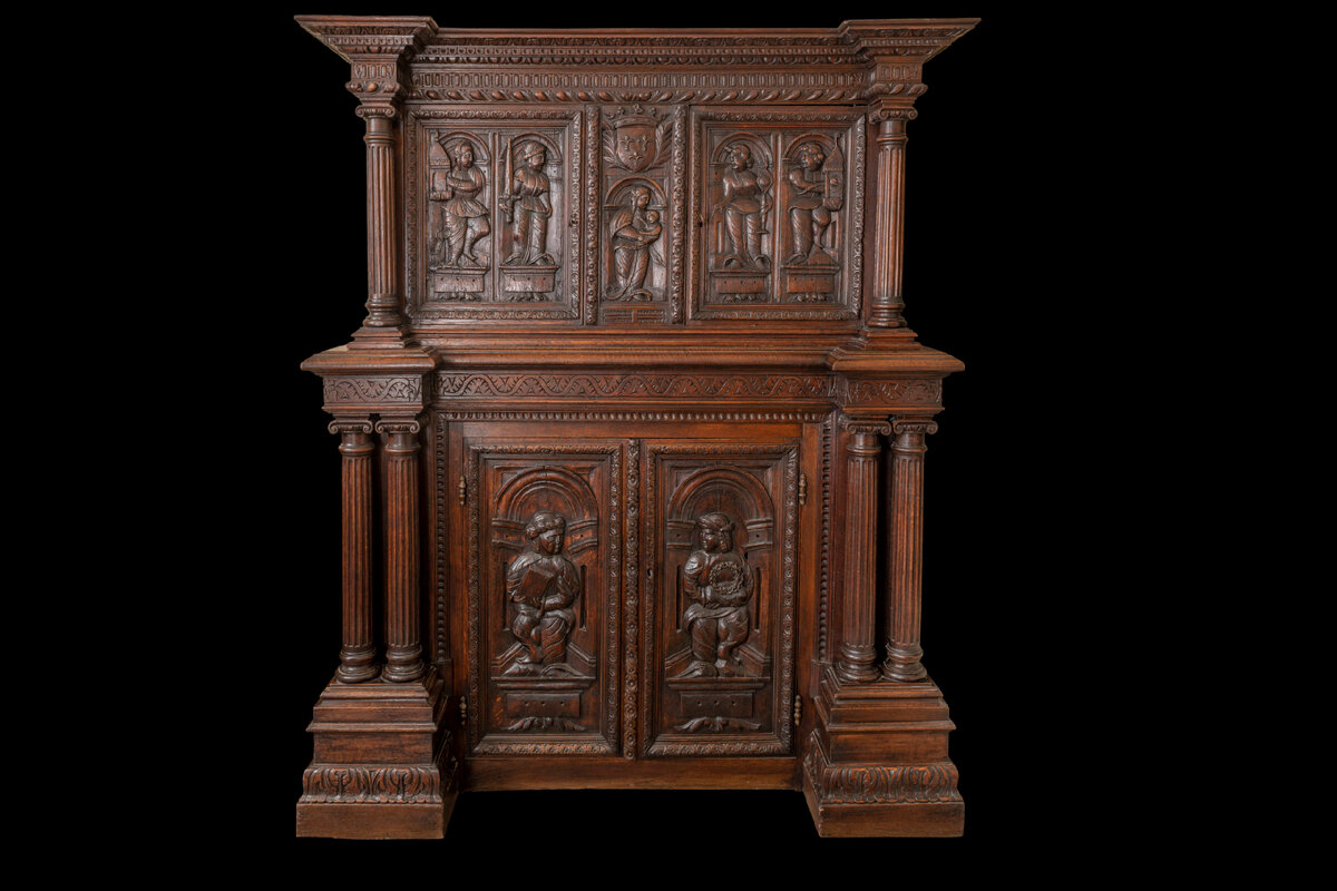 Антикварный шкаф, Франция, XVII век