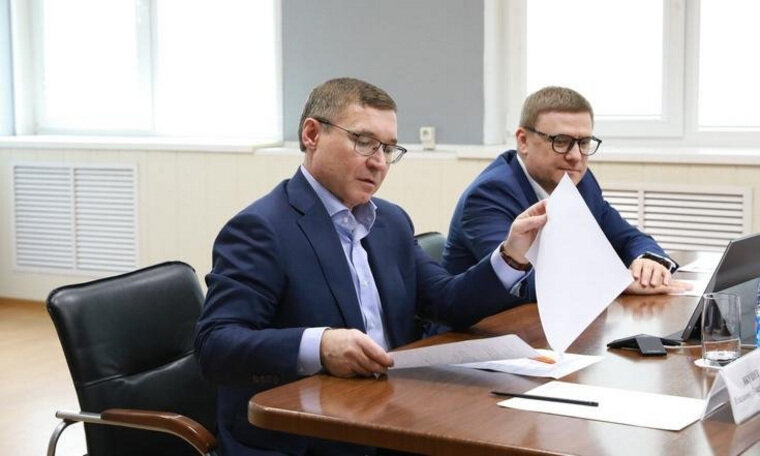    Владимир Якушев (слева) и Алексей Текслер (справа) побывали в Миассе