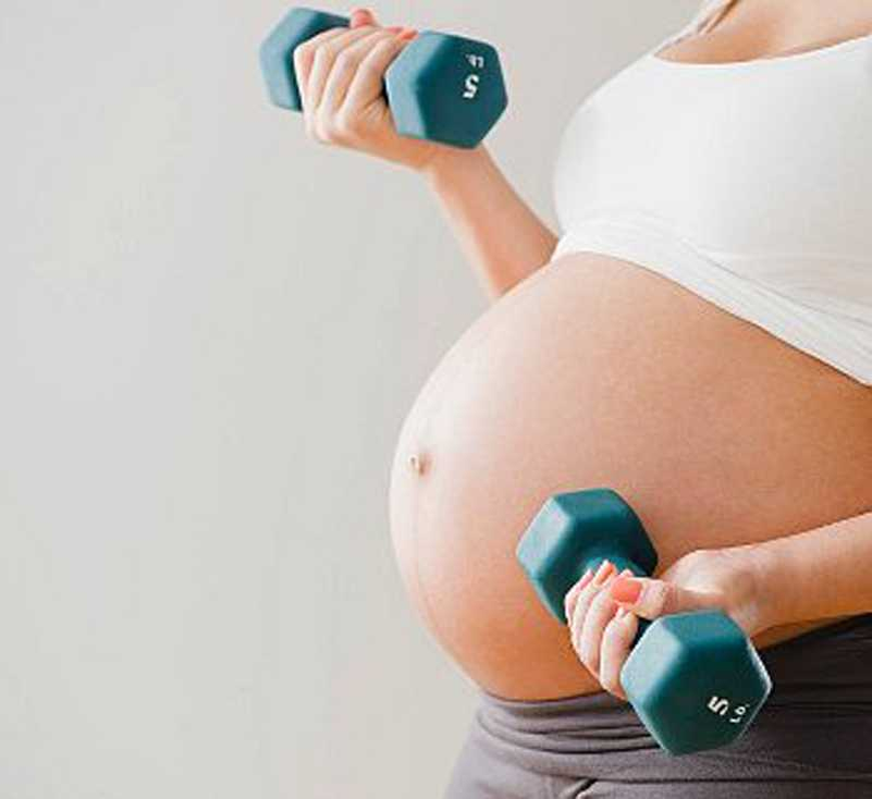 Активная беременность. Фитнес для беременных. Беременность и спорт. Здоровая беременная женщина. Беременные спорт.