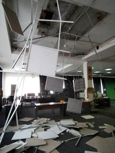 Картинка упавших потолков с Яндекса