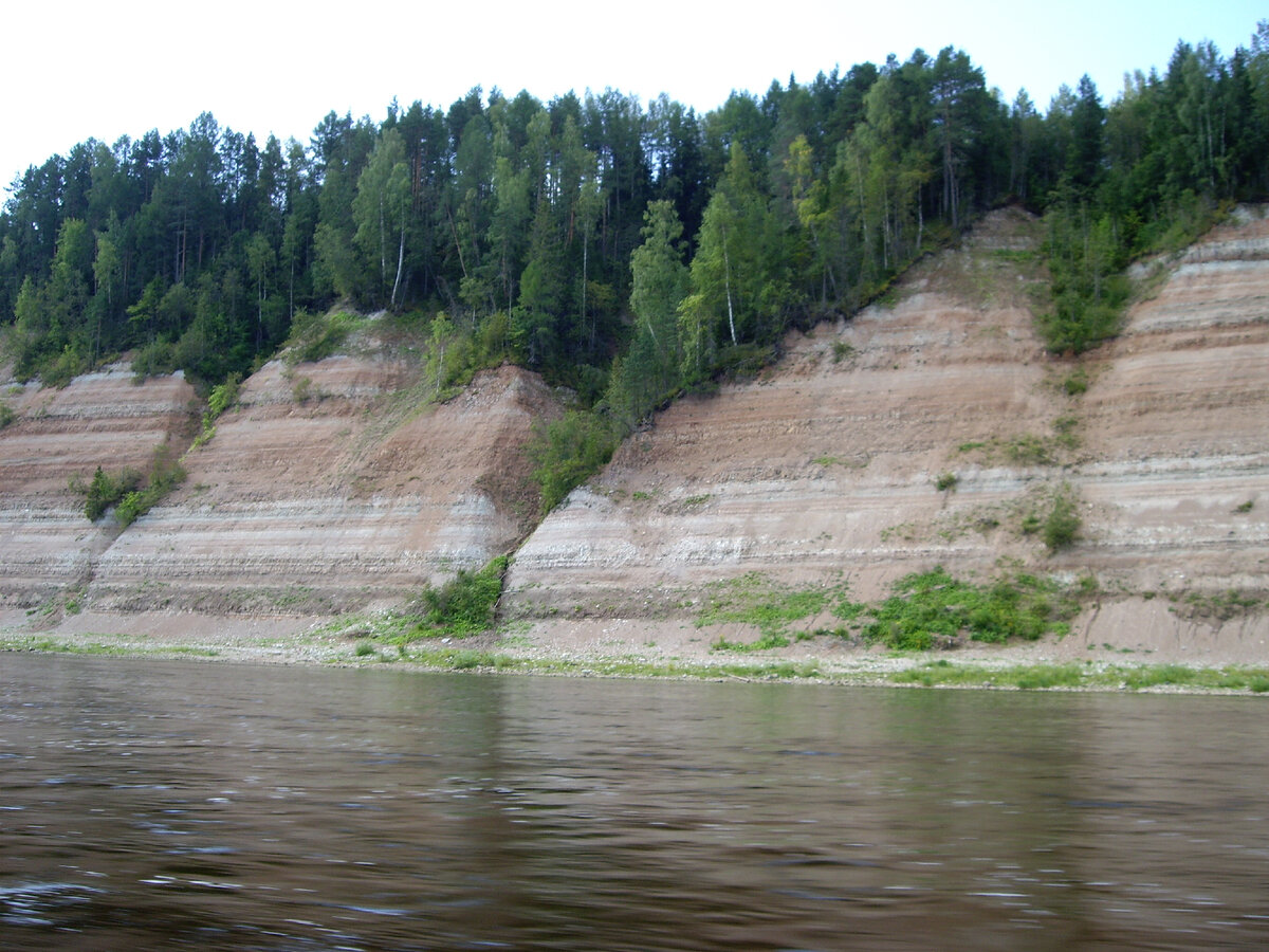 камень лось на реке сухоне