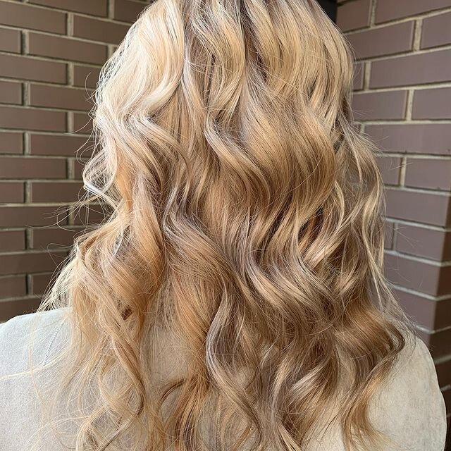 Посмотрите на эти обворожительные локоны. "Волны русалки безусловно будут править балом этим летом", - мнение стилистов салона красоты "Амстердам-Университет". 