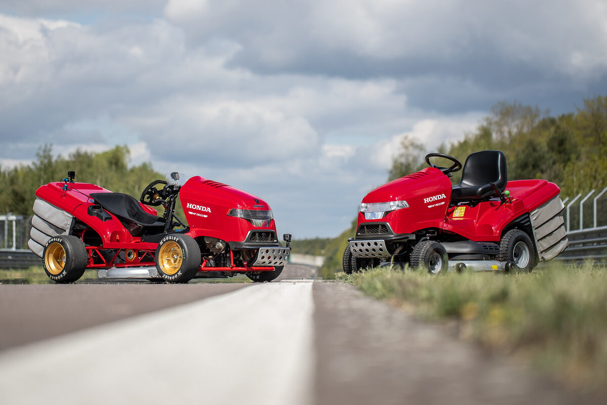 Слева Mean Mower V2-Справа