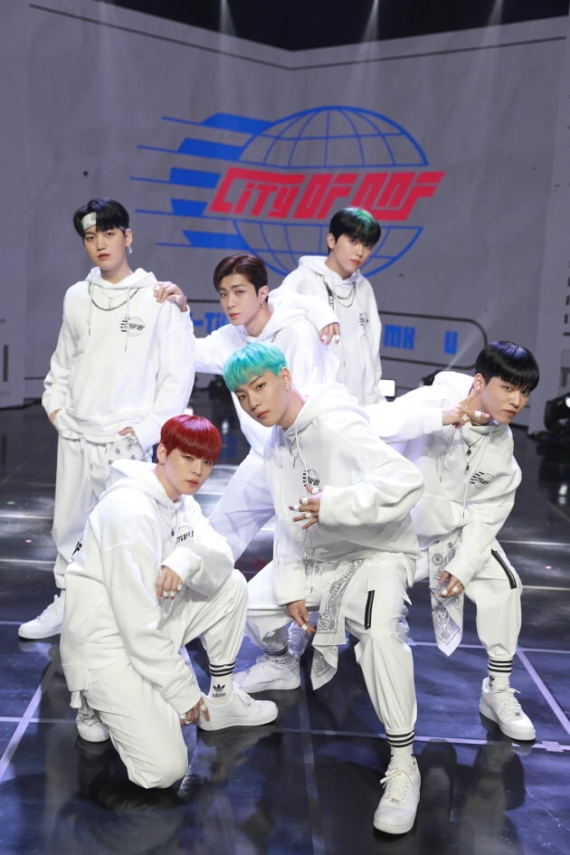 Фото = WM ENTERTAINMENT
