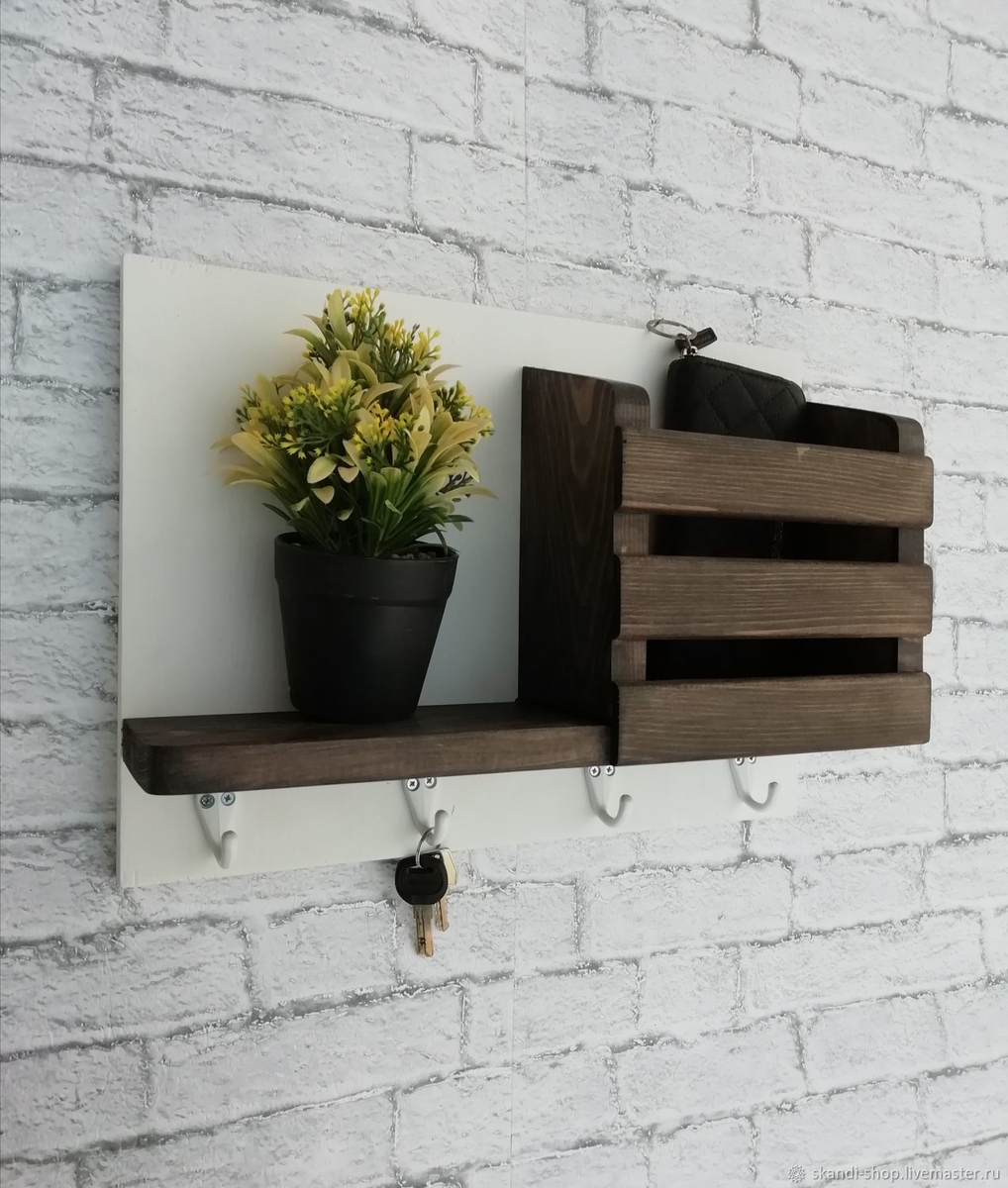 На фото: ключница-органайзер с полкой, SKANDI SHOP https://www.livemaster.ru/skandi-shop