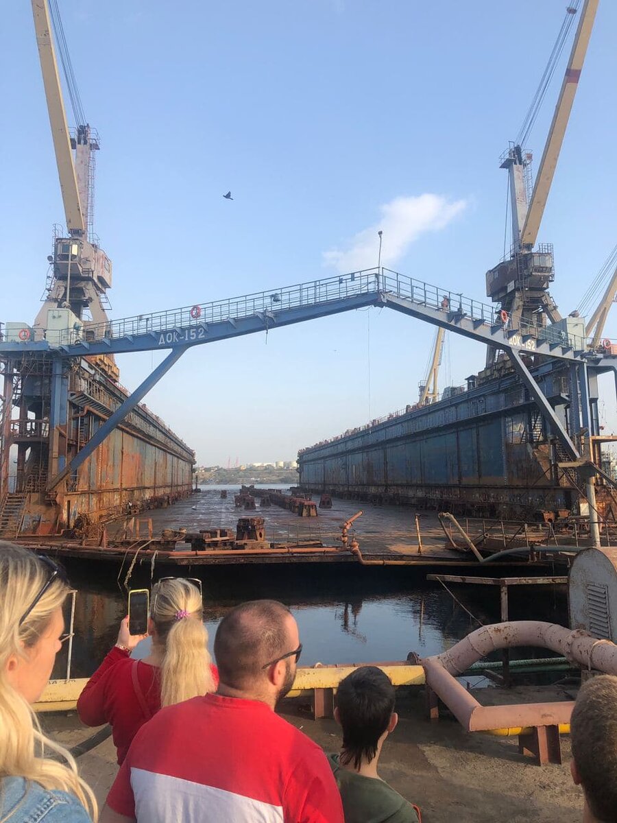 Поднятый и функционирующий док 