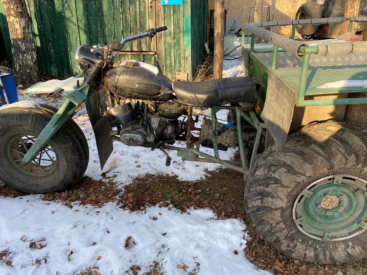 Гусеничный вездеход из советского мотоцикла Урал своими руками! Турбомотор, Автомат и 6 колёс: