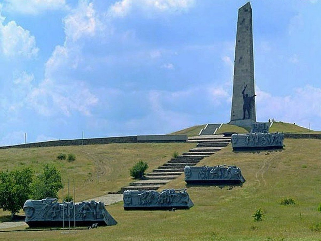 Картинки саур могила