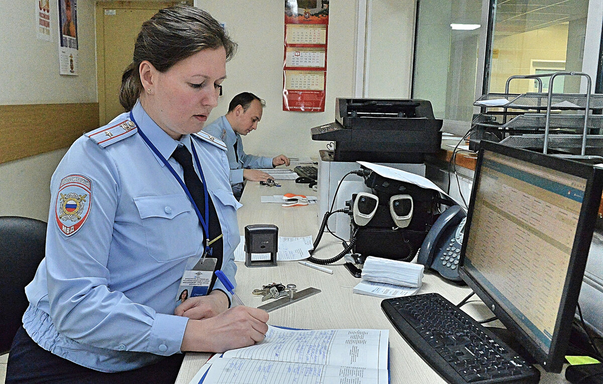 Серпухов телефон дежурного по городу. Полиция советского района. Дежурная часть. Полиция советского района телефон дежурной части. Дежурная часть советского района Брянск.