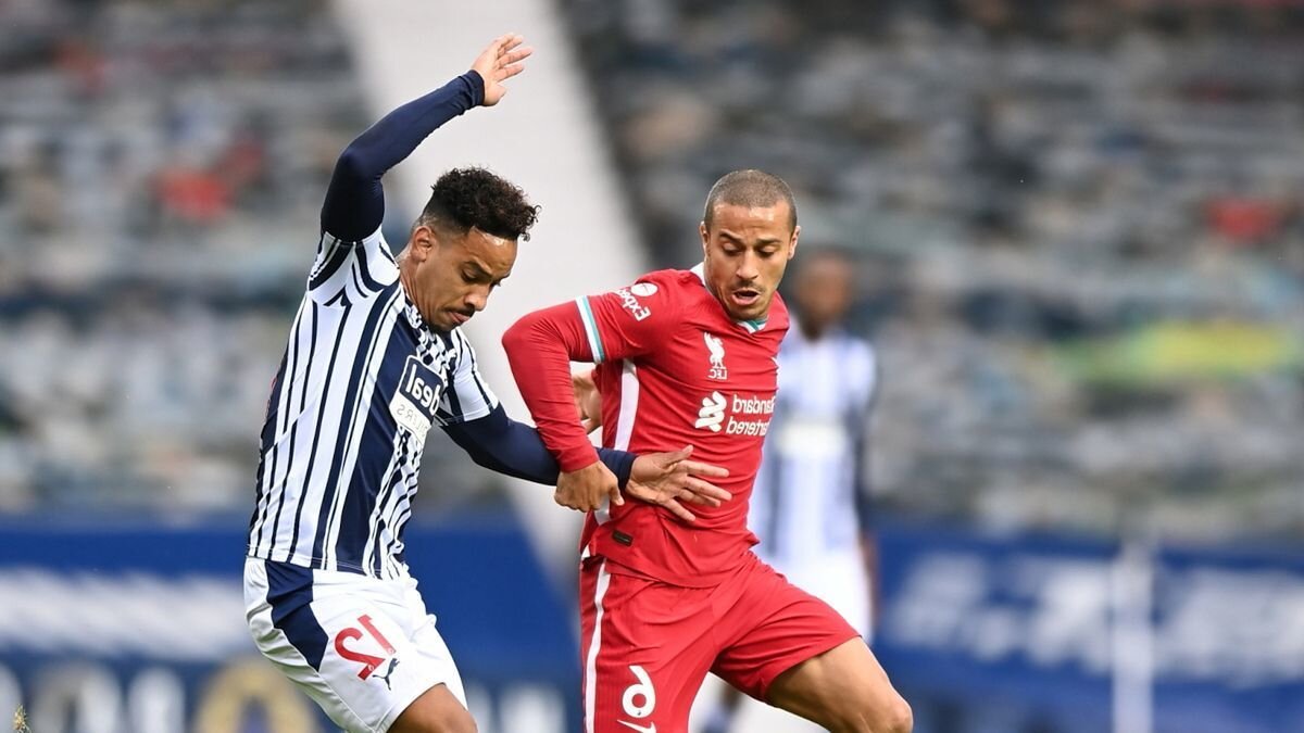 на фото: матч Вест Бромвич Альбион-Ливерпуль