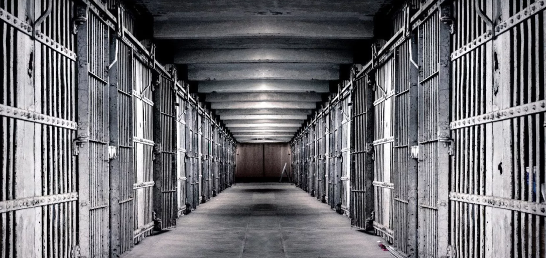 готовы зарабатывать гигантские деньги сидя в тюрьме на пожизненном ? зачем тогда вам деньги если их нельзя потратить ?