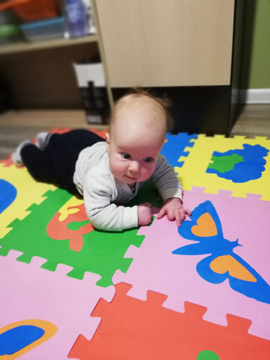 Ух-ты, какая красивая бабочка! :))