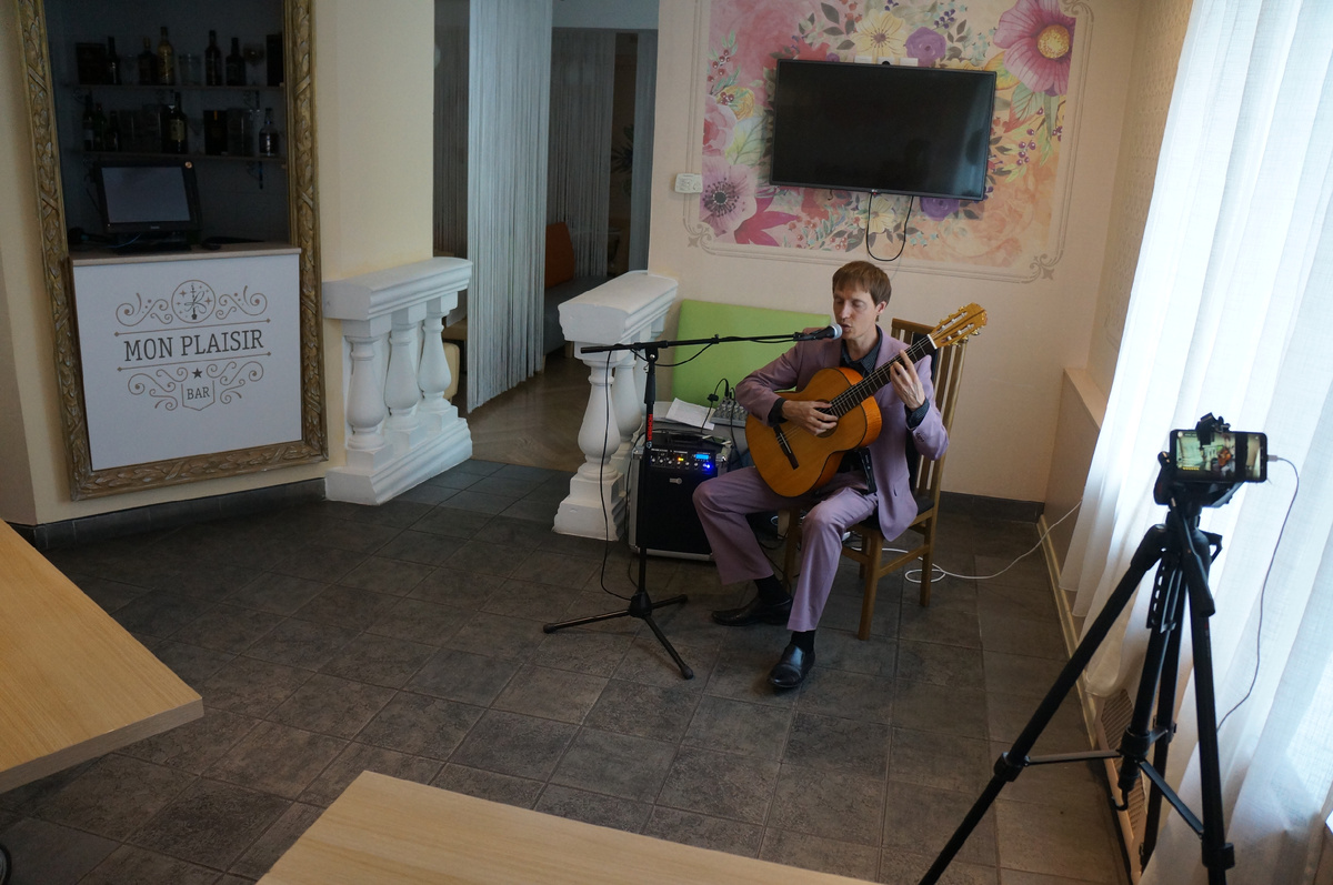 Концерт лауреата международных и всероссийских конкурсов Ивана Николаевского в ресторане «Мон Плезир» (Магнитогорск, 27 мая 2021 года).