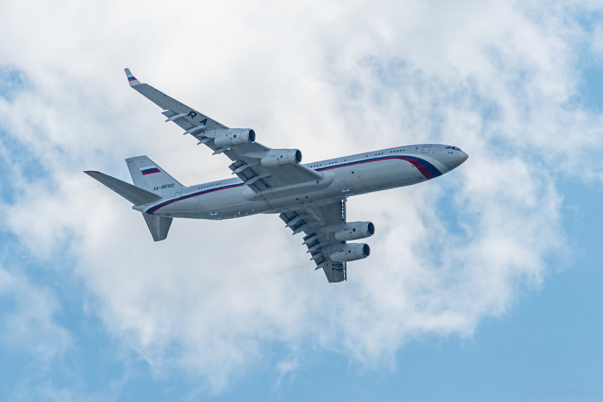Ил-96 RA-96102
