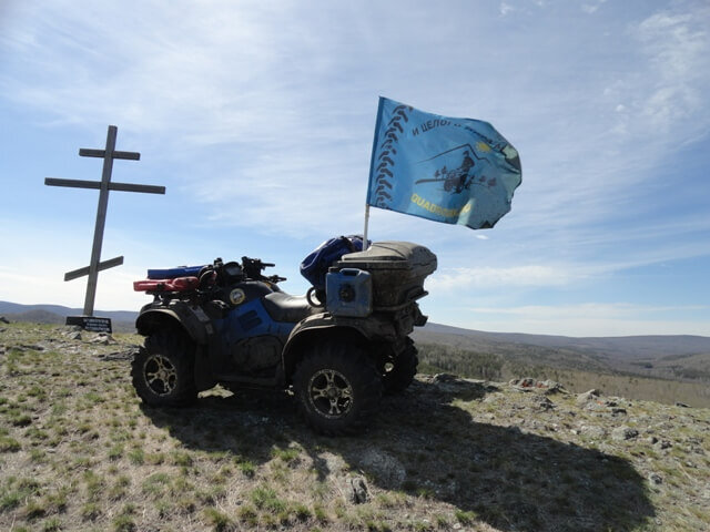 
Скажу сразу – это не рекламный материал и не оплаченная дилером статья. Кто не верит –не портите себе нервы , а идите «лайкать»  всем известный канал на Ютубе, про убийство квадроциклов , там то вам правду  и расскажут!
В общем куплен квадроцикл СФ-МОТО был у дилера весной 2014 года. Вот он новенький CF-MOTO 2A  только что доставлен.