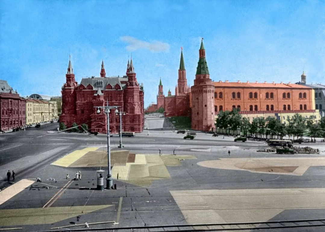 Москва лето 1941. Московский Кремль маскировка 1941. Москва Кремль 1941. Московский Кремль маскировка в 1941 году. Московский Кремль в 1941 году.
