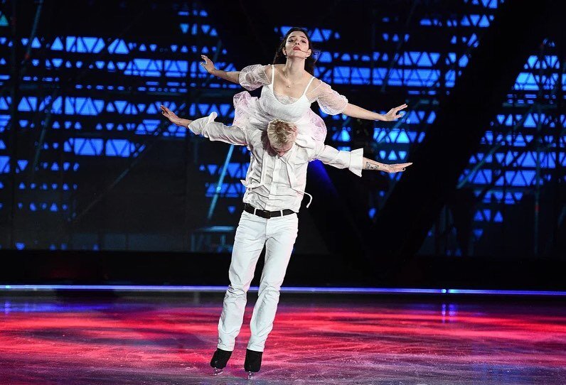 Даня Милохин и Евгения Медведева на льду, @jmedvedevaj