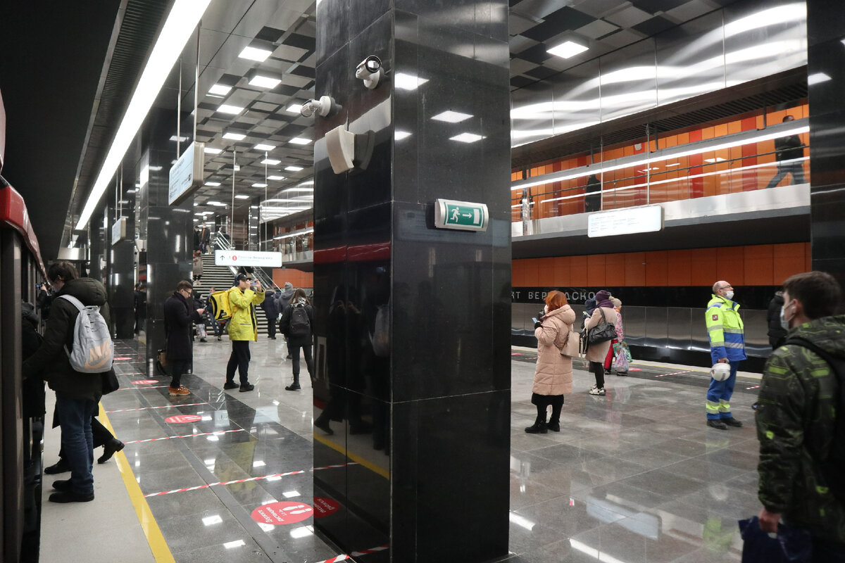В Москве открыли новый участок Большой Кольцевой линии метро "Мнёвники - Каховская". Как это было?