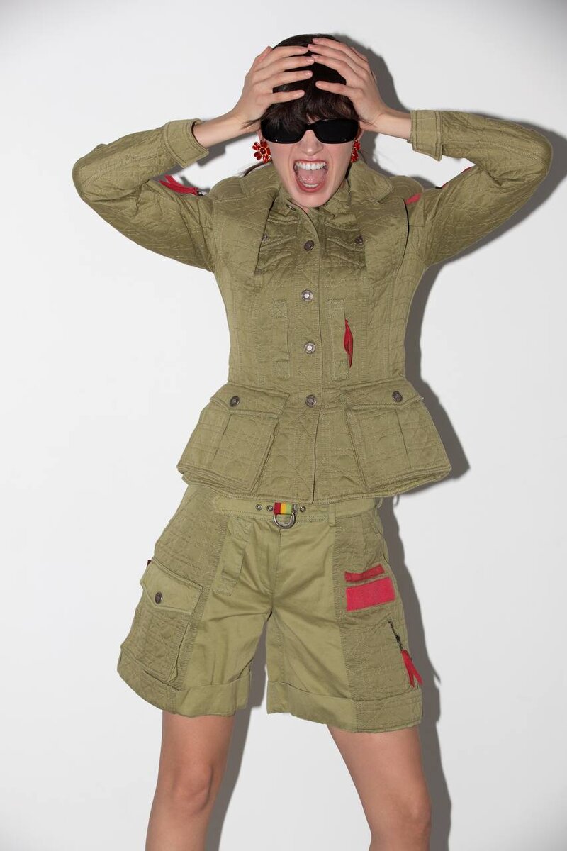 Костюм Dior и серьги Paris из коллекции VintageDream