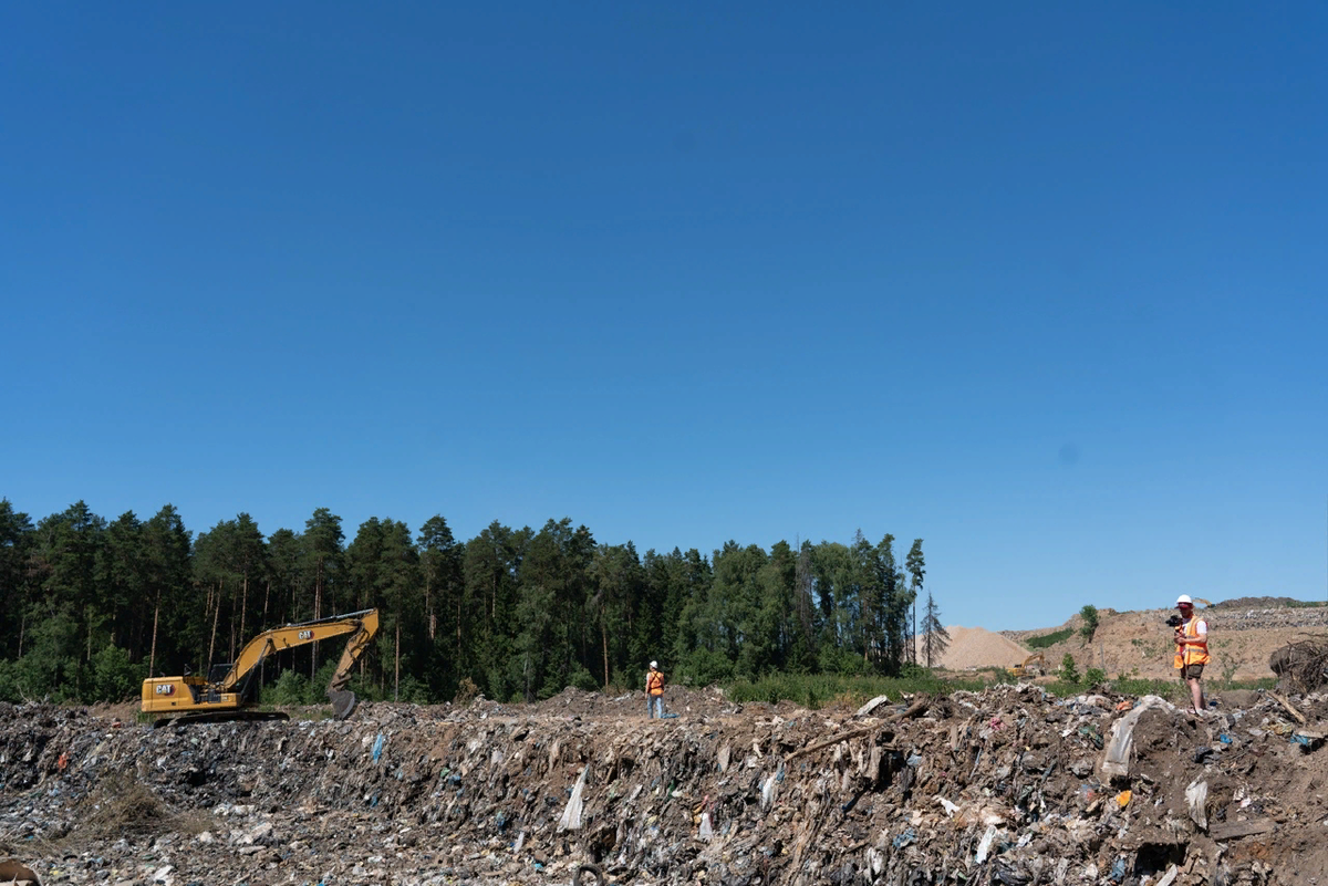 Свалка мусора у КПО "Нева". "ВКонтакте" / КПО "Нева" 